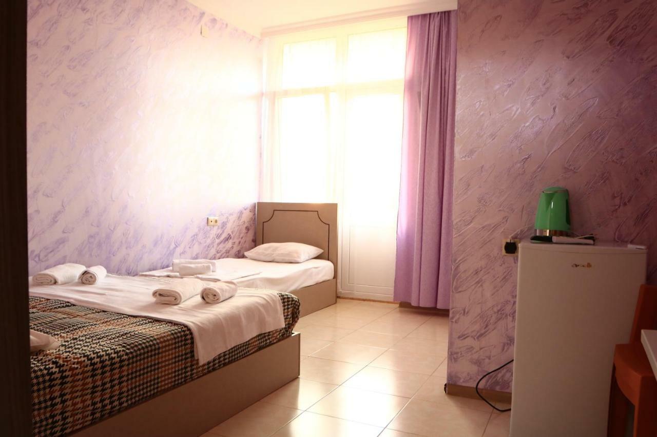 Rainbow Rooms Apart Hotel Makhinjauri Eksteriør billede